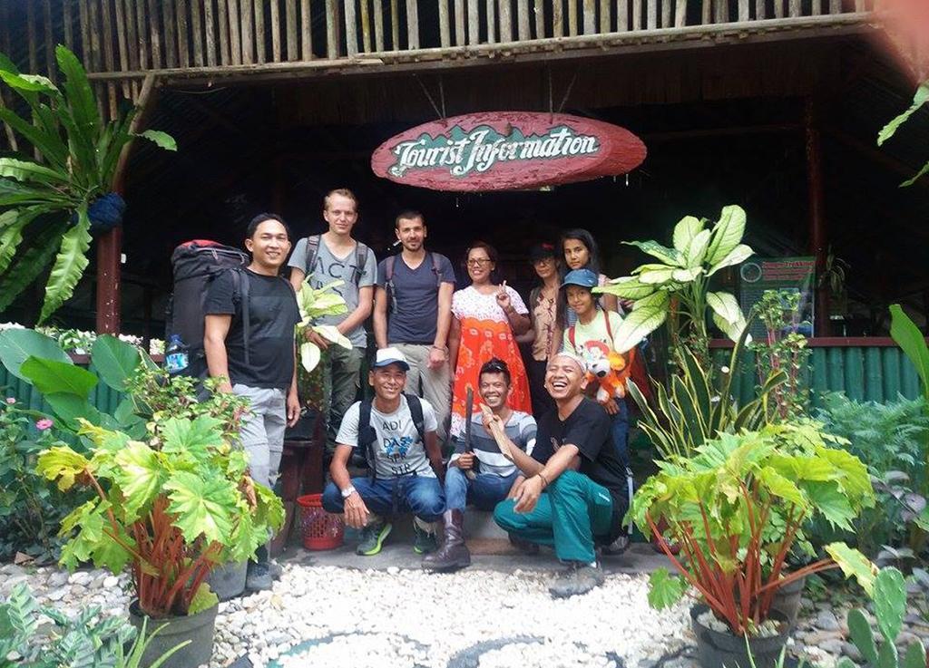 Pondok Wisata Angel Guest House Medan Exterior foto